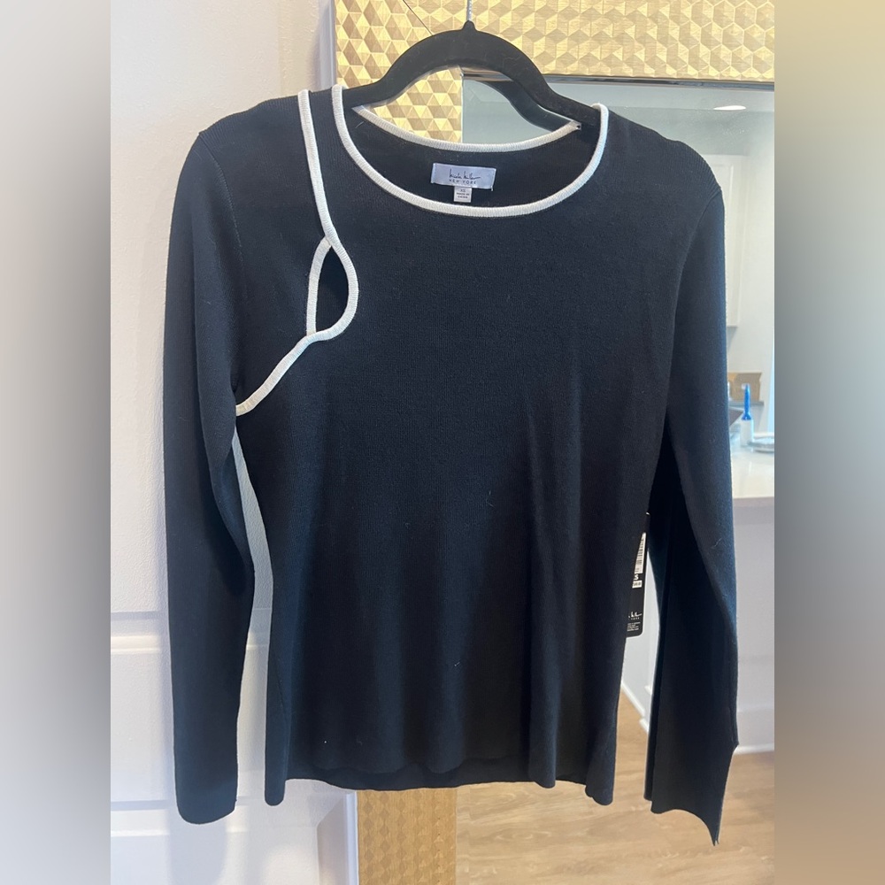✨ NWT Nicole Miller Fitted Top - Women’s XS ✨